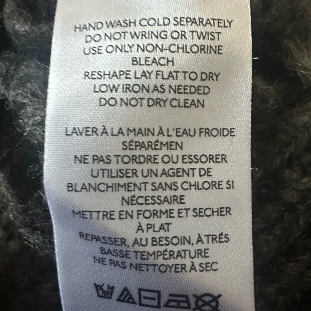 NWOT Urban Outfitters Gray Sweater- Small - Picture 6 of 7
